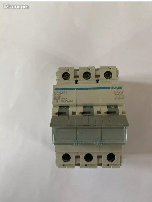 Disjoncteur triphasé Hager 20A (image 1)