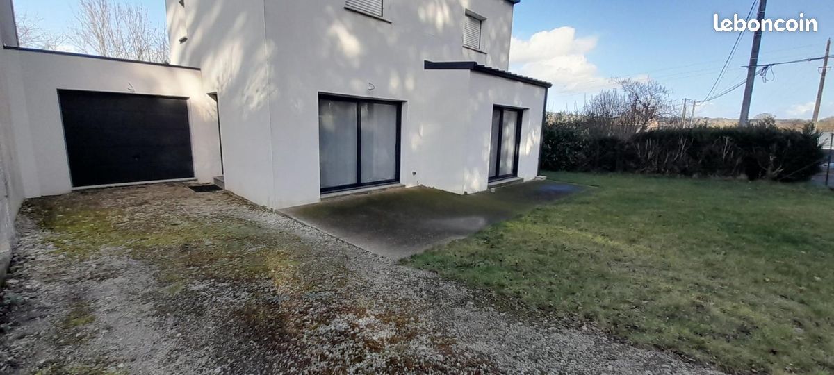 Maison 5 pièces 100 m² · à Néant-sur-Yvel · 100 m² · 915 €