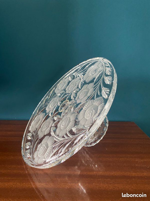 Coupe Sur Piédouche En Faïence De Gien Décor Renaissance Italienne Sur Fond Bleu
