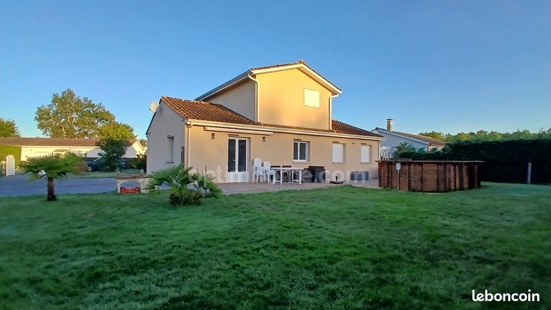 Maison 5 pièces 110 m² · à Hourtin · 110 m² · 322 000 €
