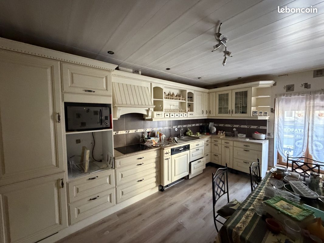 Maison 4 pièces 170 m² · à Charleville-Mézières · 170 m² · 203 000 €