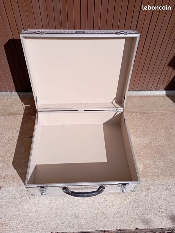 Malette en aluminium (image 3)