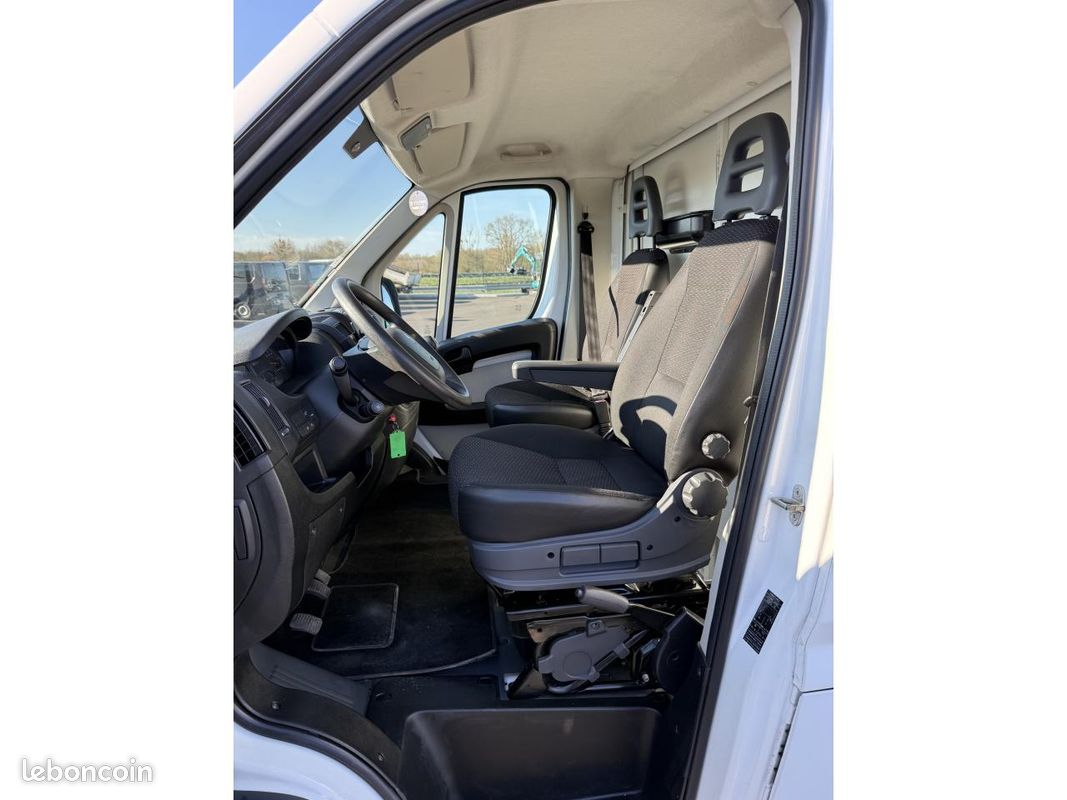 PEUGEOT BOXER 3.0HDI180 planché cabine Procar Lux 22m3 - Moteur Iveco distribution par chaîne (image 13)