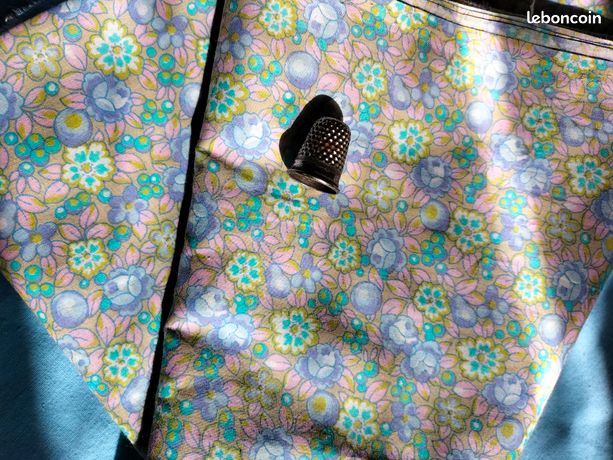 Coupon De Tissu Liberty Imprimé Petites Fleurs - 49 X 73 Cm En Coton - Motif Multicolore