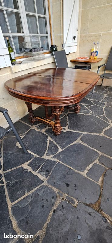 Table déjeuner en bois massif (image 1)