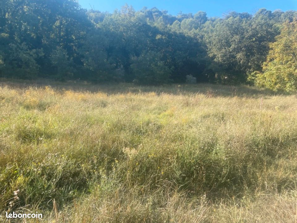 Terrain 920 m² · à Alleins · 290 000 €