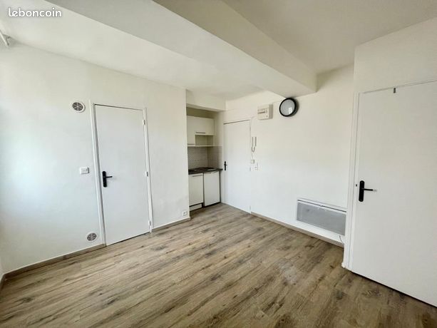Studio 1 pièce 14 m²