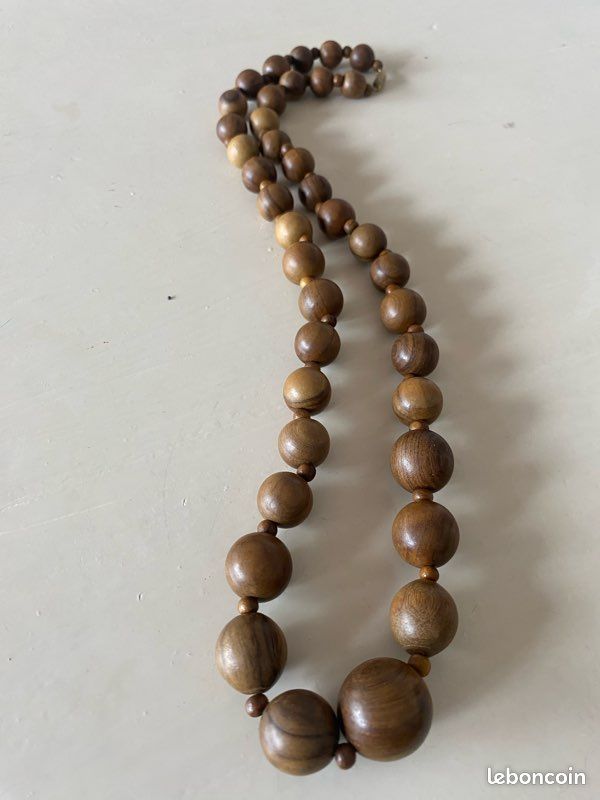 Ancien Grand collier ethnique perles et tubes noir beige bijou vintage Ancien Grand collier ethnique perles et tubes noir beige bijou vintage