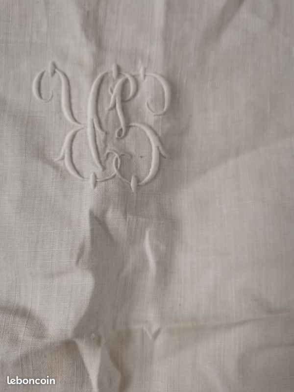 Napperon initial ancien (image 1)