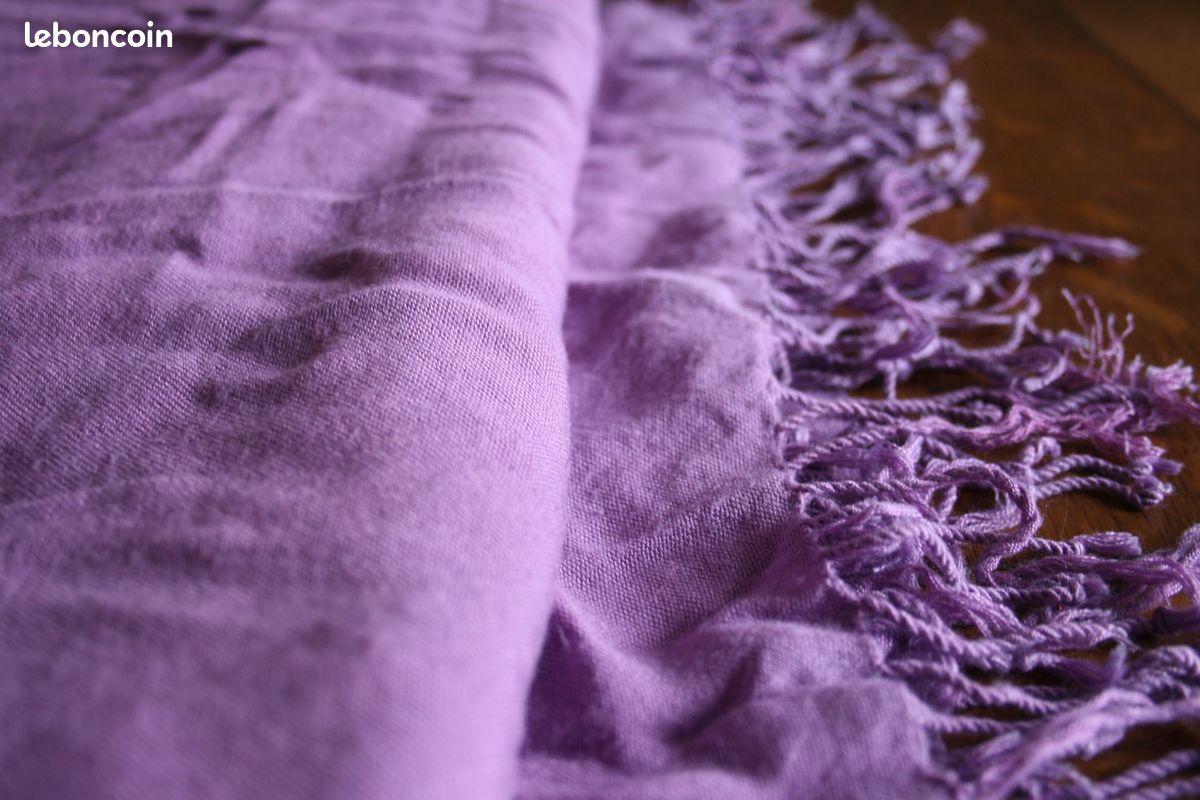 Foulard - écharpe mauve (image 1)
