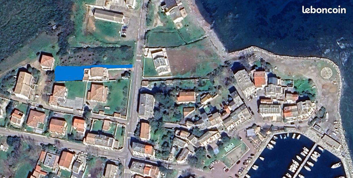 Terrain constructible a vendre santa severa · à Luri · 125 000 €