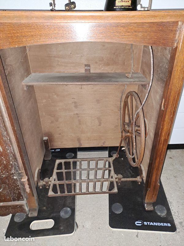 Ancienne machine à coudre Helvetia (image 3)