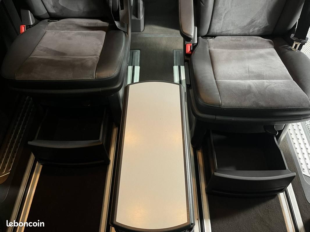 Volkswagen Multivan T5 2.0 TDI 180ch Carat 4Motion (image 14)