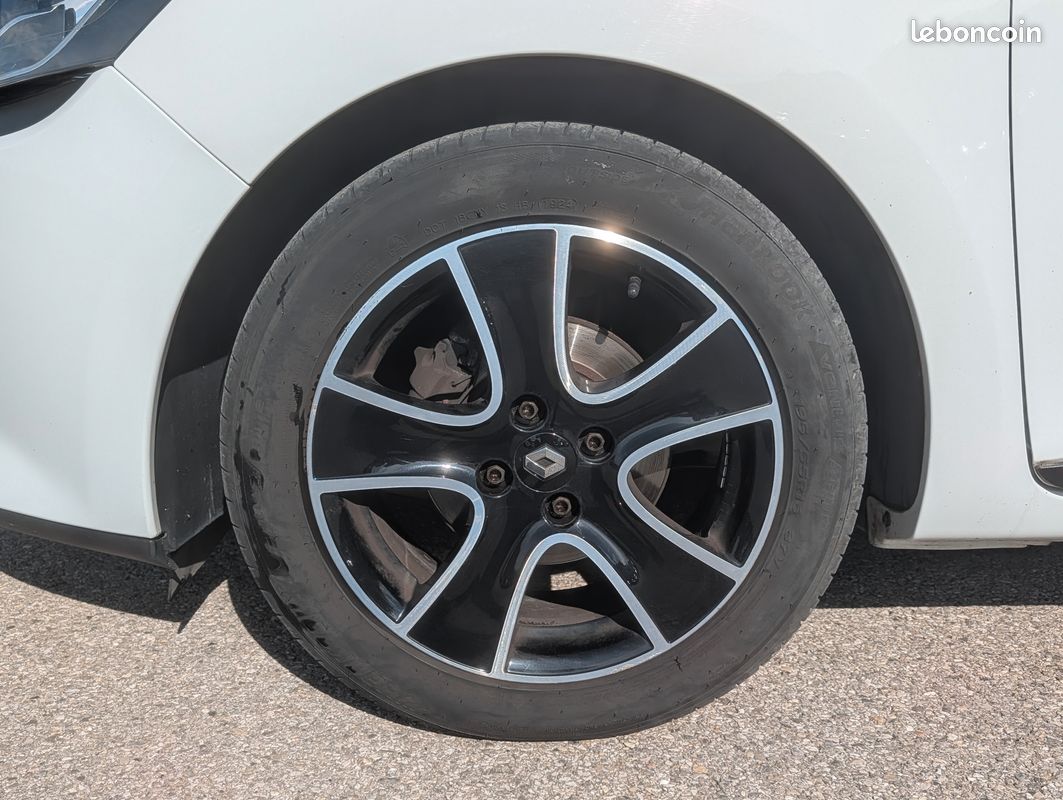 Renault clio iv 0.9 tce 90 ch intens 5 portes gps / camera / 1ere main (image 9)