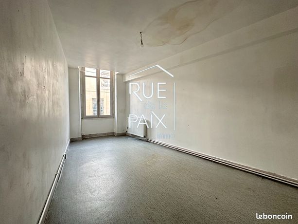 https://img.leboncoin.fr/api/v1/lbcpb1/images/2a/1b/56/2a1b5608a86575eb4c1eeef731f6d68409e40b04.jpg?rule=ad-image