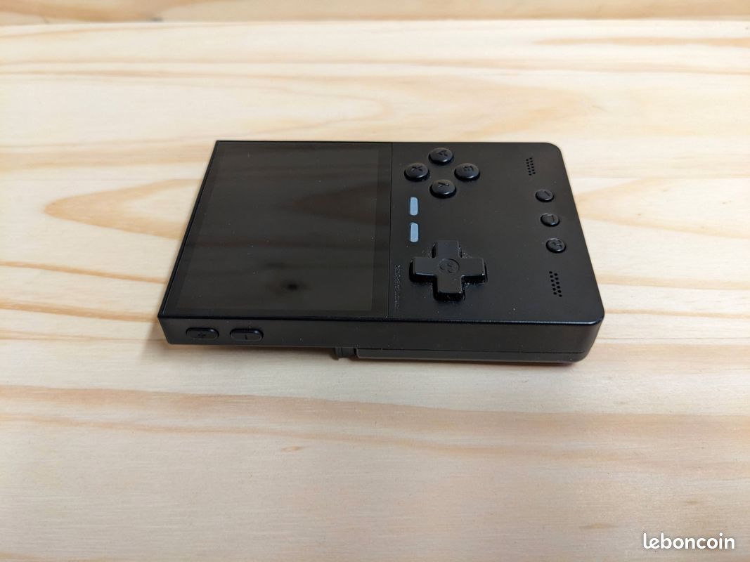 Trimui Brick – Très bon état + 64 Go de jeux et ports (image 7)
