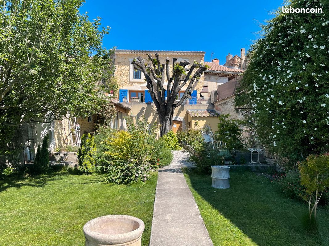 Maison 5 pièces 200 m² · à Saint-Maurice-sur-Eygues · 200 m² · 480 000 €
