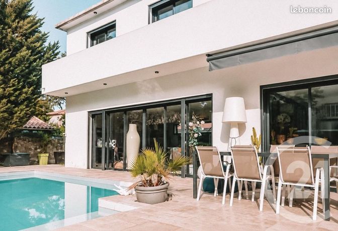 Villa 5 pièces 210 m² — 6
