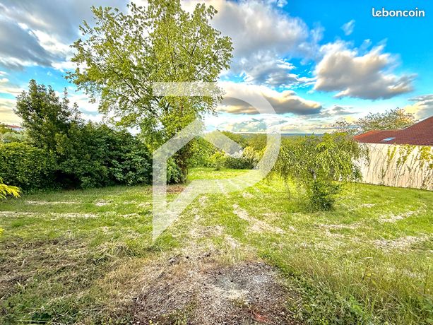 Terrain 1569 m² LAGOR