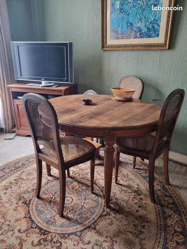 Table en merisier largeur 108, longueur 119 et hauteur 74 (image 12)