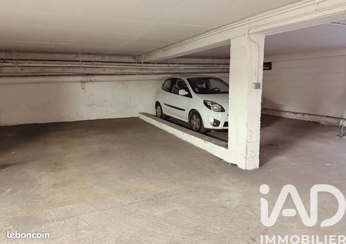 Parking/box 14 m² Paris (image 2)