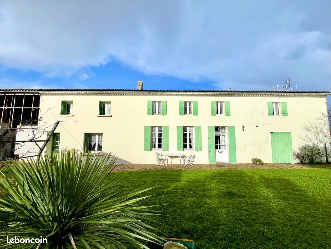 Maison 6 pièces 155 m² · à Thézac · 155 m² · 255 600 €