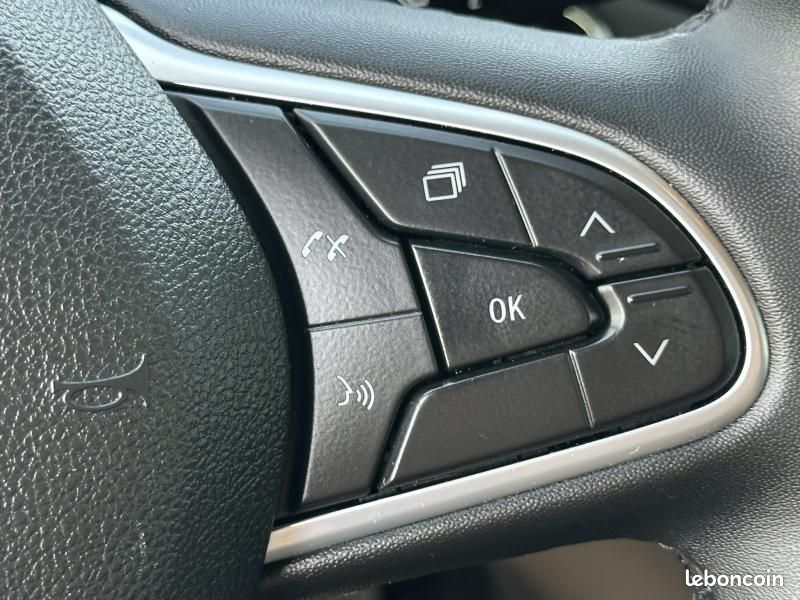 Renault Megane 1.5 Blue dCi 115ch Evolution EDC (image 24)