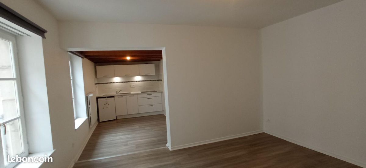 Appartement 1 pièce 28 m² · à Langres · 28 m² · 385 €