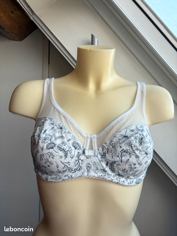 Soutien-gorge emboitant armatures noir Dim Generous Soutien-gorge emboitant armatures noir Dim Generous