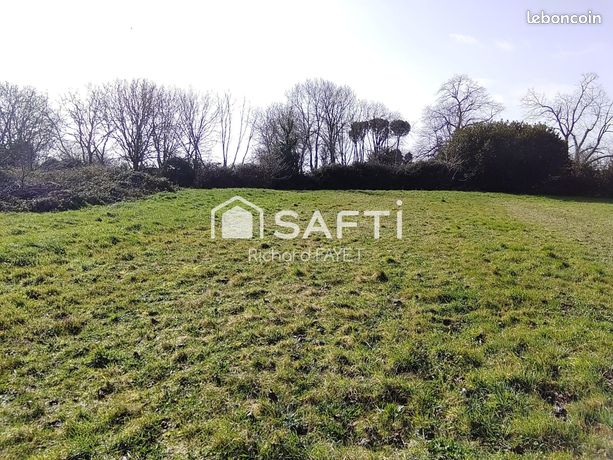 Terrain 4593 m² CLION