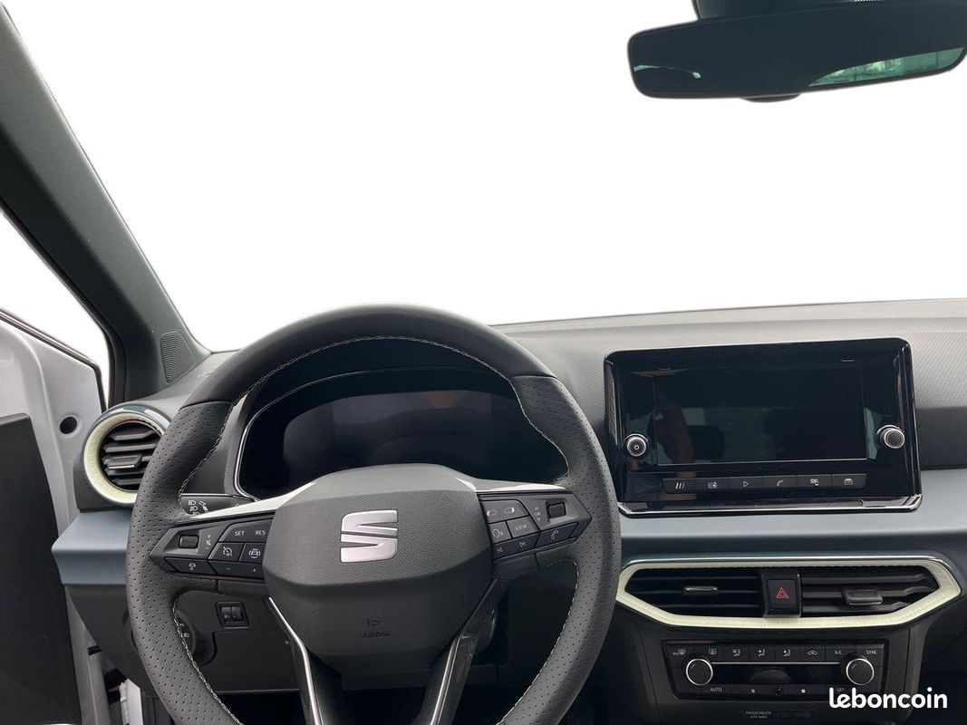 SEAT Arona 1.0 TSI 95 ch Start/Stop BVM5 Copa (image 12)