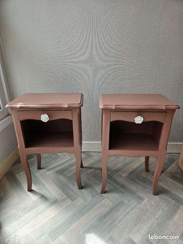 2 tables de chevet (image 1)