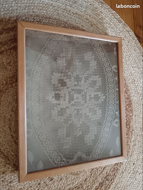 Broderie Ancienne Fait Main Sous-verre, Cadre Bois 68x51 Cm, Thème Enfant