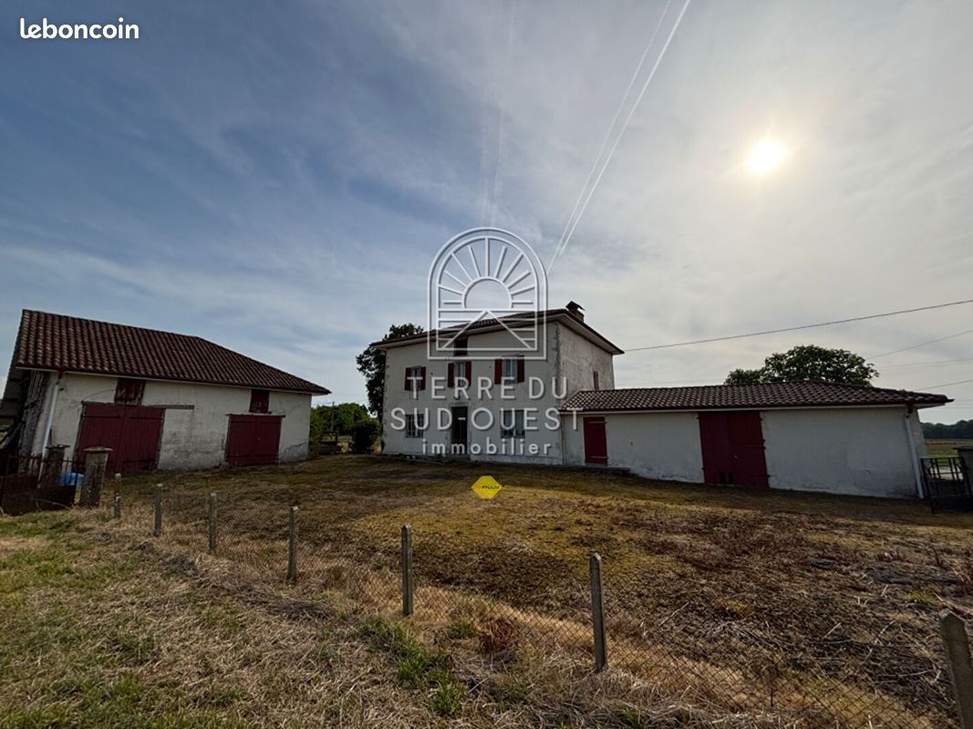Maison 6 pièces 160 m² · à Pomarez · 160 m² · 110 000 €