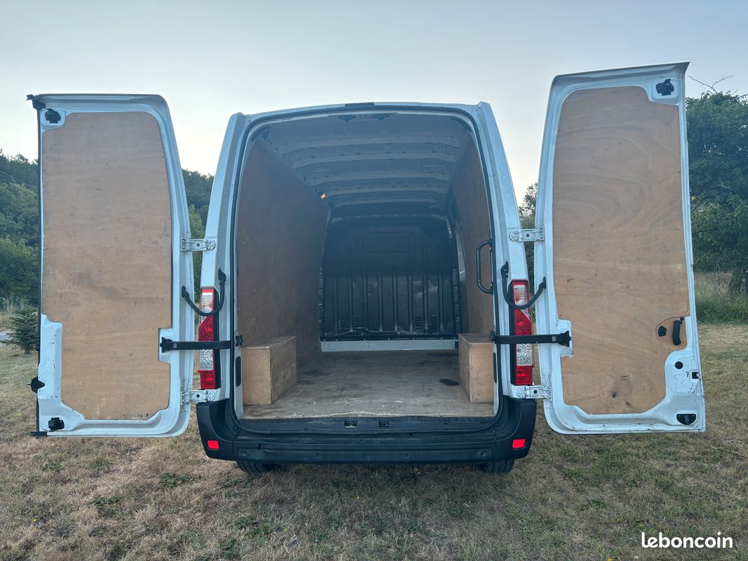 Renault master L3H2 dci135 grand confort 2021 (image 8)