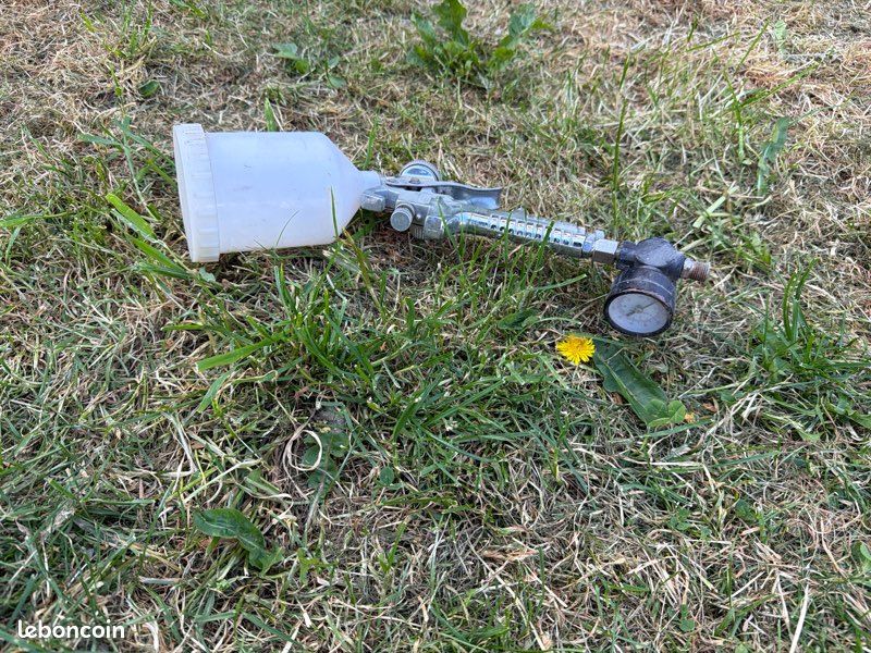 Pistolet peinture avec manomètre (image 1)