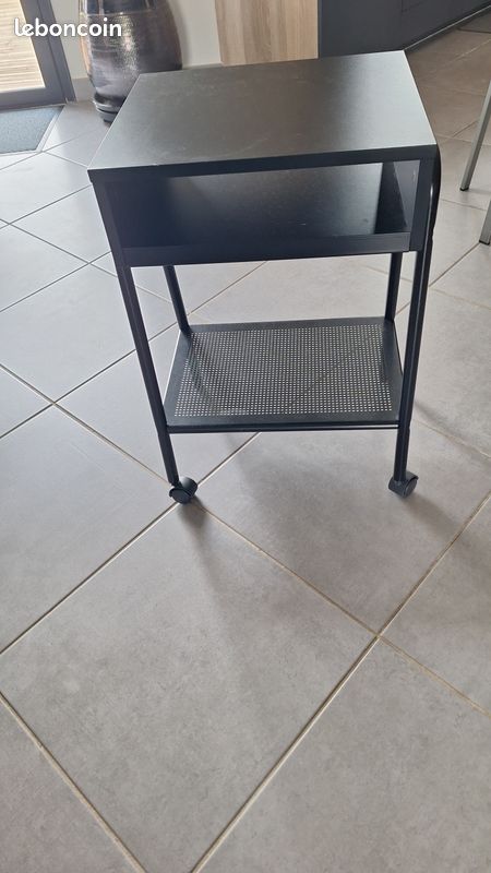 Vend table chevet et commode (image 2)