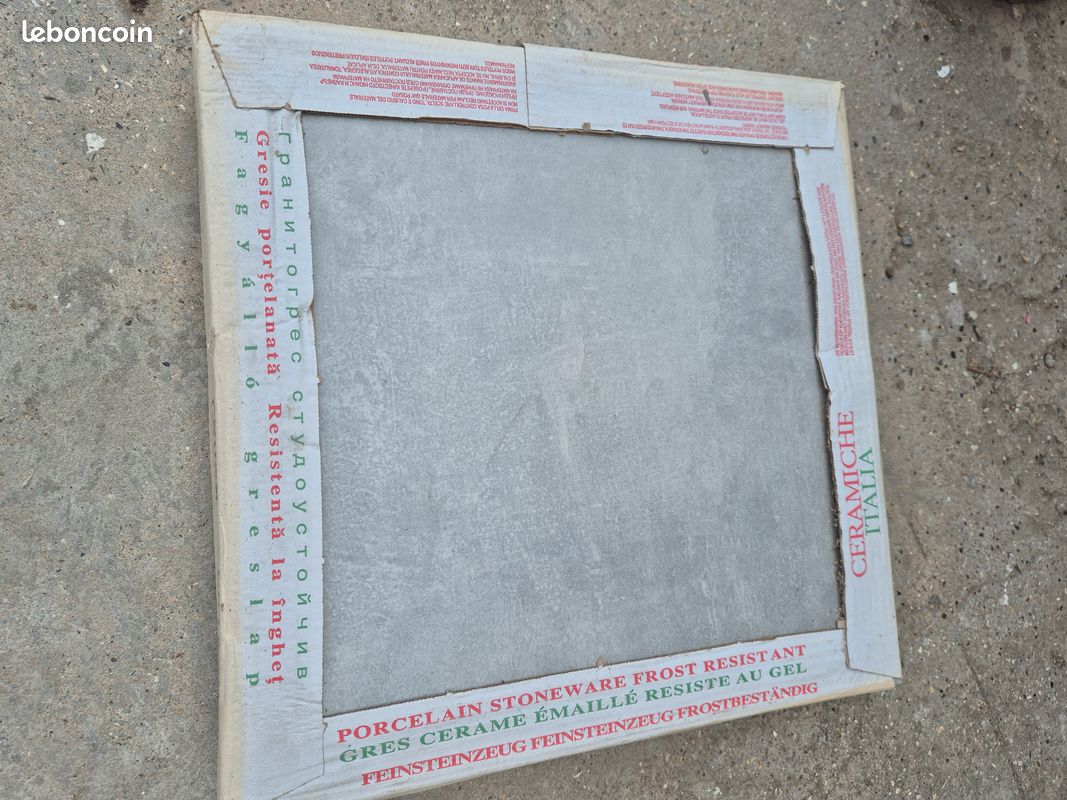 Carrelage sol gris dégradé environ 3m2 (image 1)