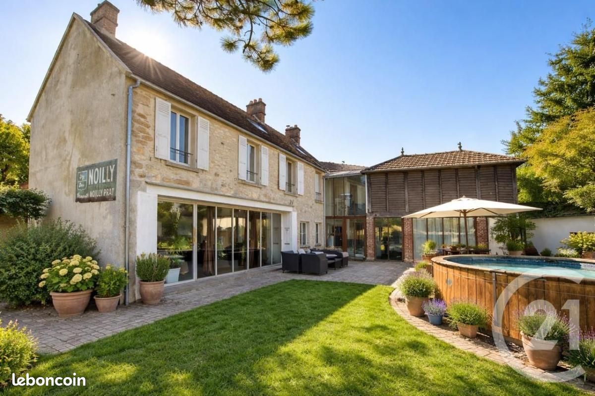 Maison 9 pièces 220 m² · à Avernes · 220 m² · 449 500 €
