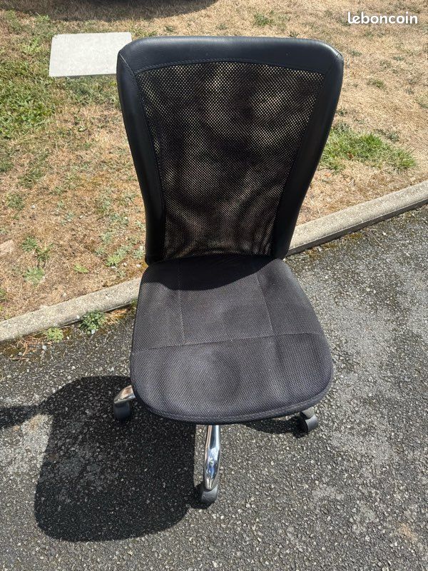 Chaise de bureau noir (image 1)