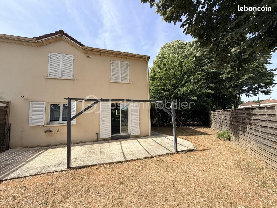 Maison 4 pièces 88 m² · à Lieusaint · 88 m² · 329 000 €