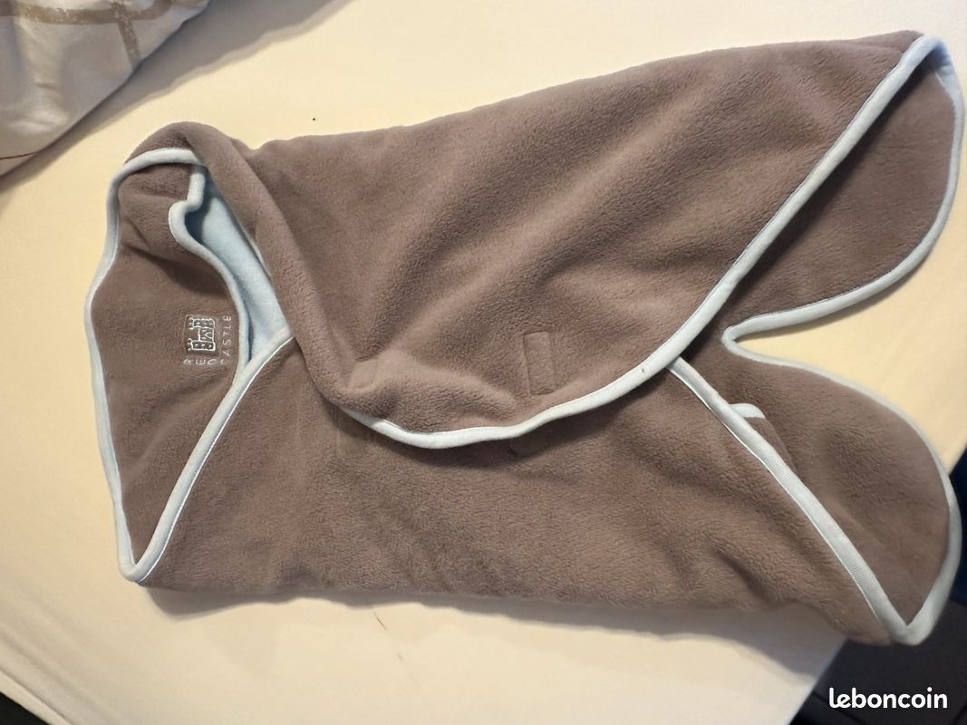 Couverture emmaillotante (image 1)