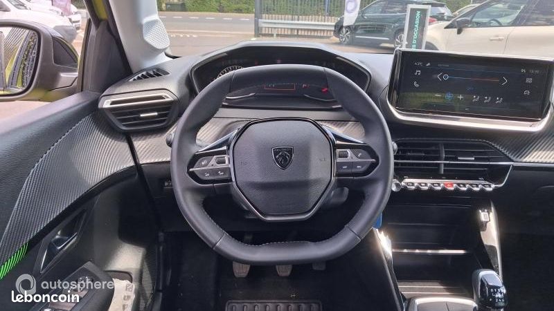 Peugeot 208 1.2 PureTech 100ch S&S Active (image 10)