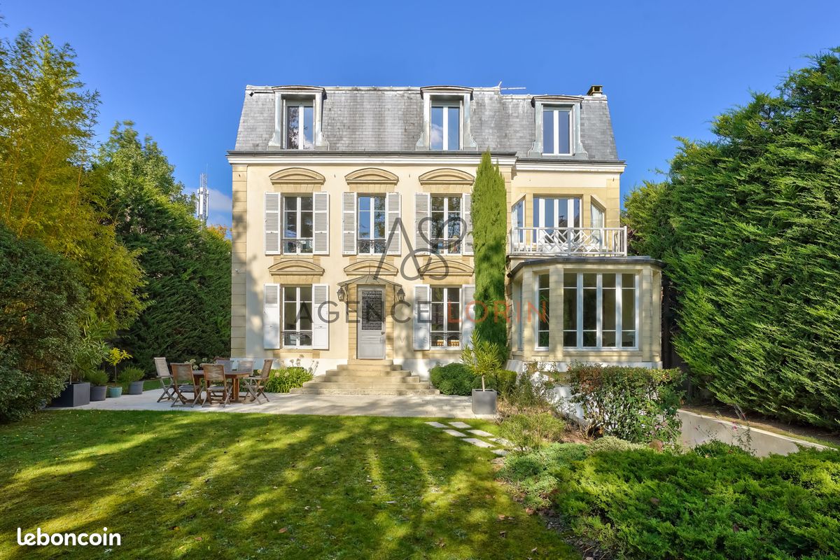 Maison 9 pièces 250 m² · à Le Vésinet · 250 m² · 2 090 000 €