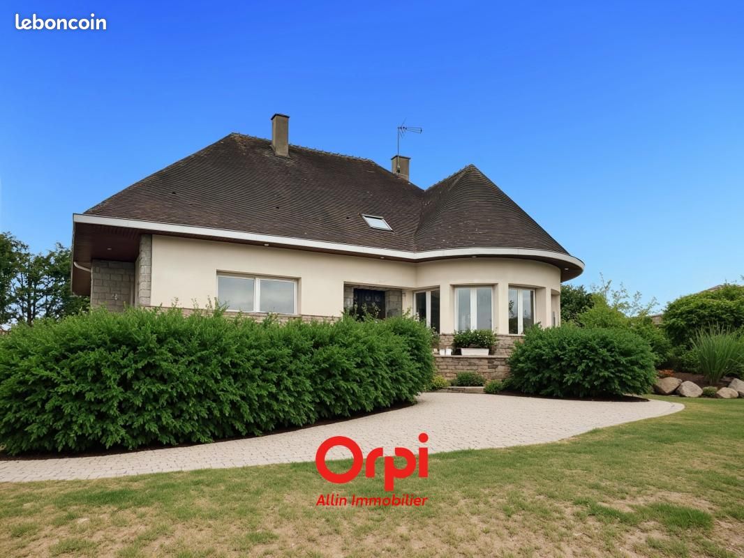 Maison 7 pièces 225 m² · à Saint-Victor · 225 m² · 345 000 €