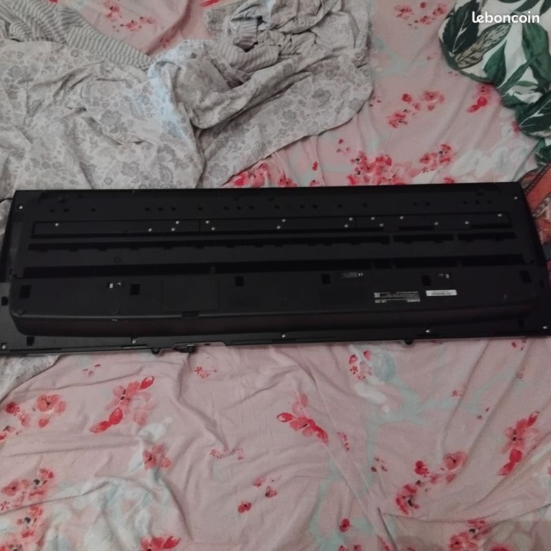 Piano électronique (image 1)