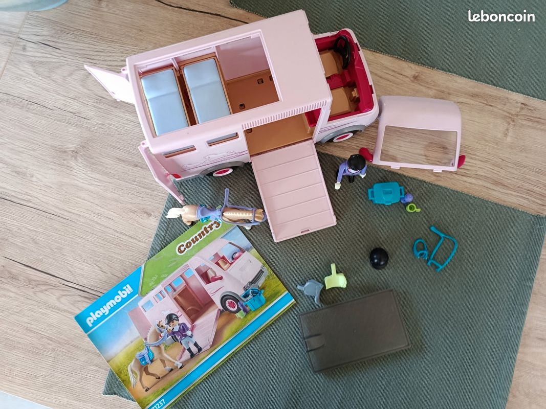 Playmobil 71237 Country : Van avec cheval (image 2)