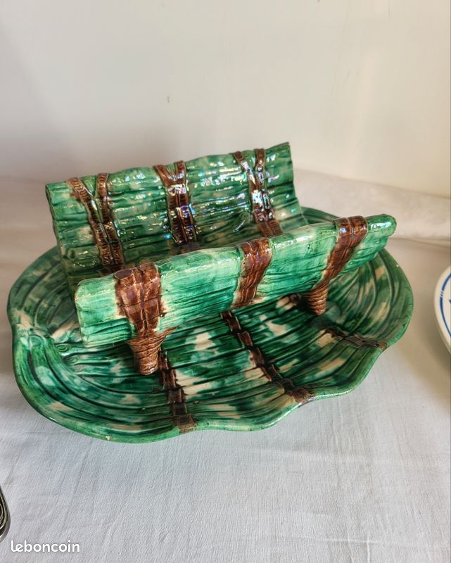 Plat et Égouttoir à Asperges en faïence Barbotine verte (image 19)