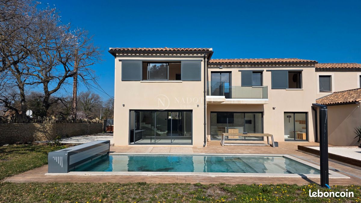 Maison 6 pièces 160 m² · à Oppède · 160 m² · 698 000 €
