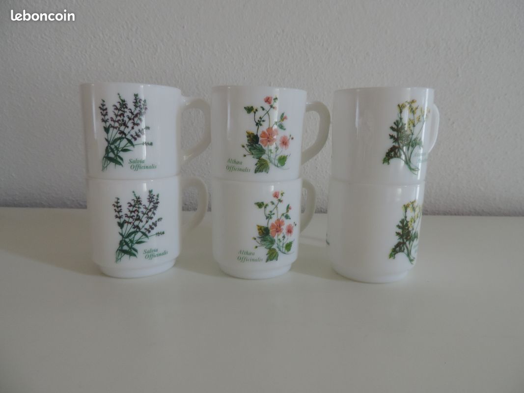 Lot de 6 tasses à café ou thé. Arcopal. Motif floral bleu - Arts de la table